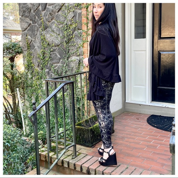 Black snakeskin print best fitting leggings - Picture 7 of 8